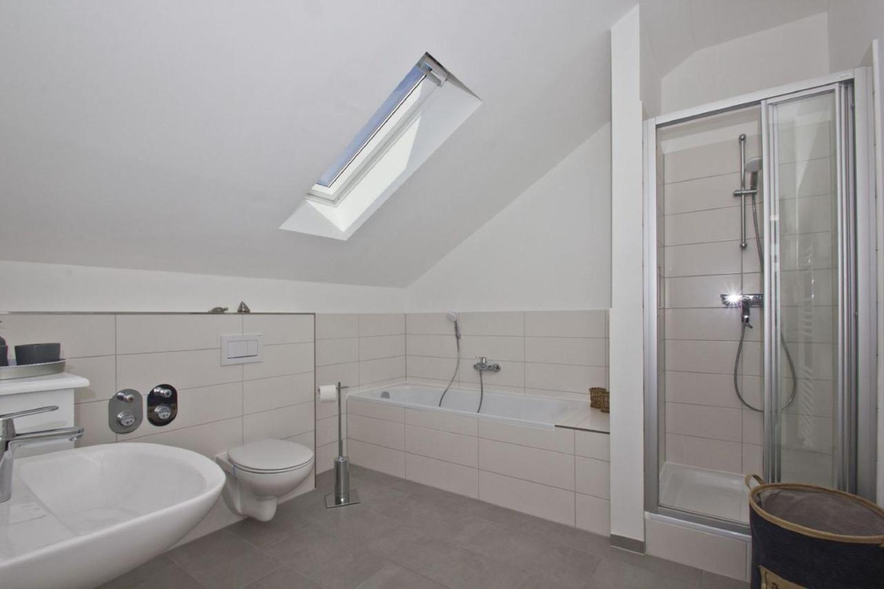 Moderne Ferienwohnung Mit Balkon, Meerblick - Ferienresidenz Zwei Boddenfewo 1-5 Lietzow Kültér fotó